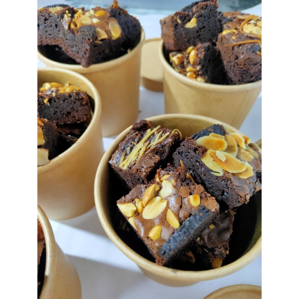 

Fudgy Brownies Bites 12oz | Fudgy Brownies Panggang | Fudgy Brownies Coklat | Fudgy Brownies Sekat | Fudgy Brownies Ulang Tahun | Fudgy Brownies Ucapan | Brownies Fudgy toping | Fudgy Brownies Birthday | Fudgy Brownies Bites | Fudgy Brownies Tulungagung