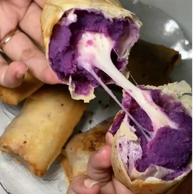 

LUMOR (Lumpia Moza Molor)