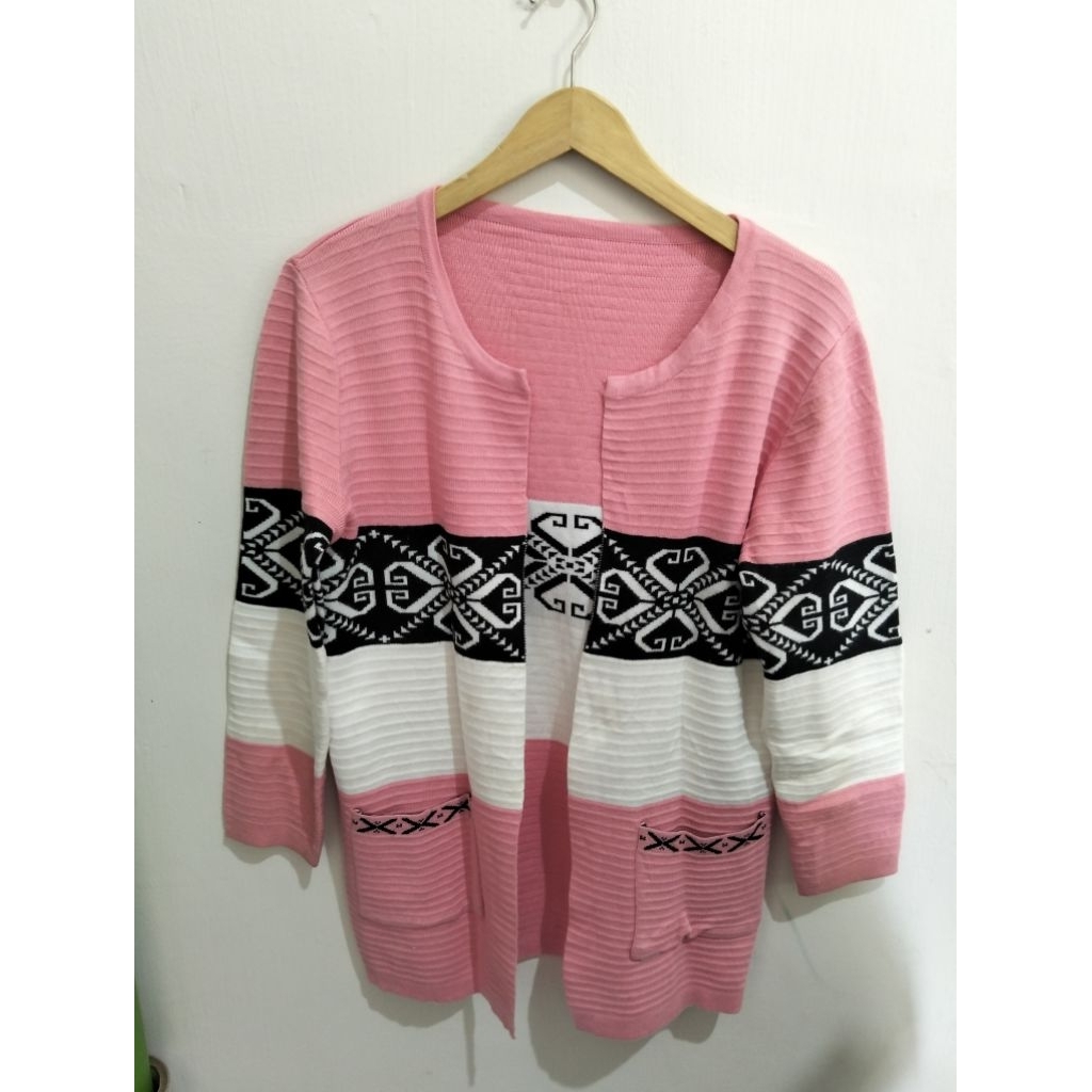 Outer rajut pink motif size M-L