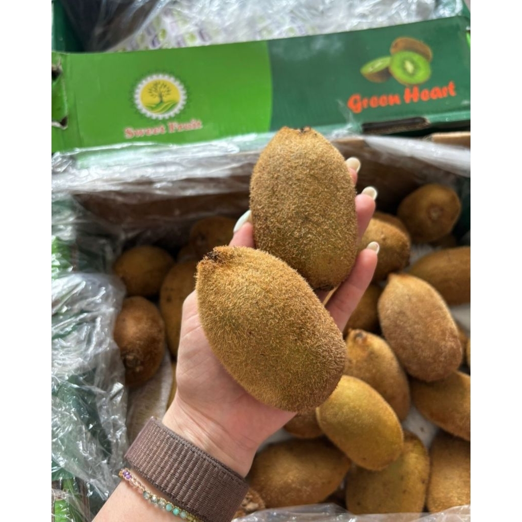 

Kiwi Green China 1 kardus 7,5 kg
