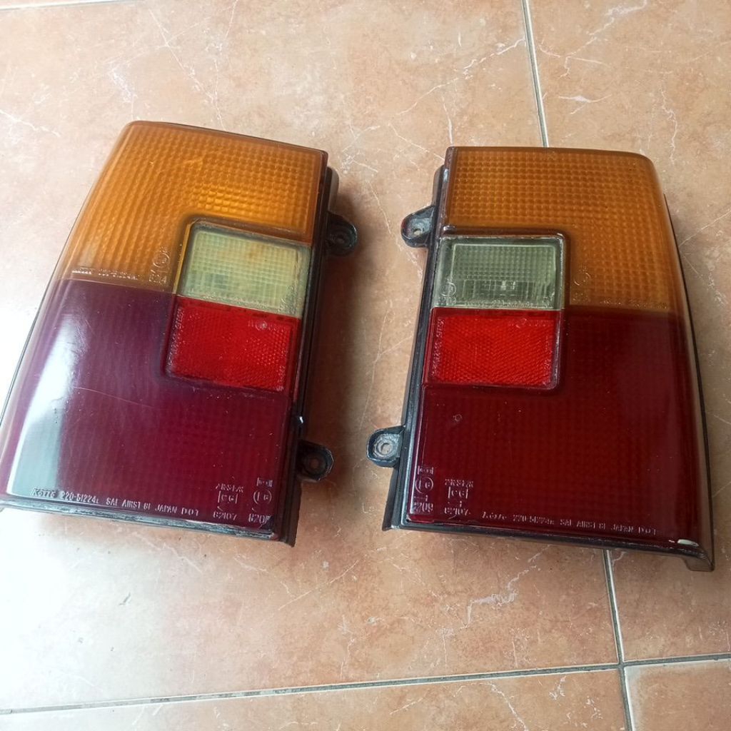 Lampu stop belakang Daihatsu Charade G11
