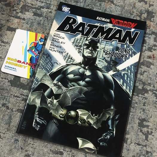 DC COMICS SOFTCOVER TPB BATMAN - LONG SHADOW