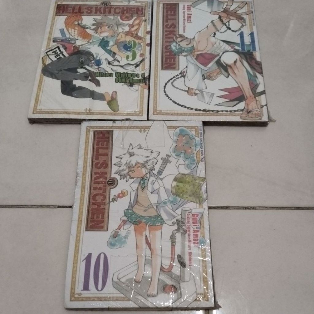 buku komik hell's kitchen satuan