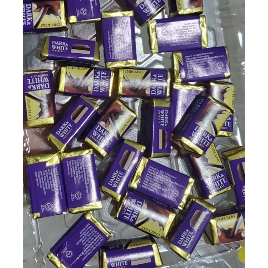 

CHECKERS 1pcs Chocolate Dark and White Coklat batang yang Enak HALAL dan BPOM