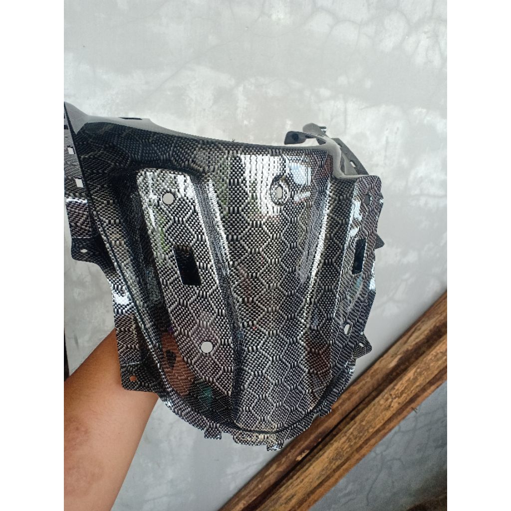 PANEL WINSHIELD N MAX OLD CARBON WTP HEXAGONAL