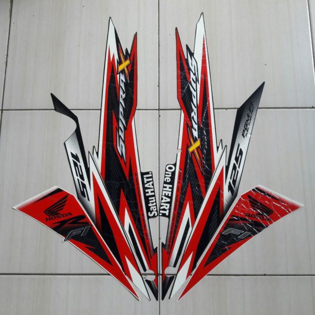 sticker striping motor supra x 125 fi 2014 hitam-putih Aksesoris