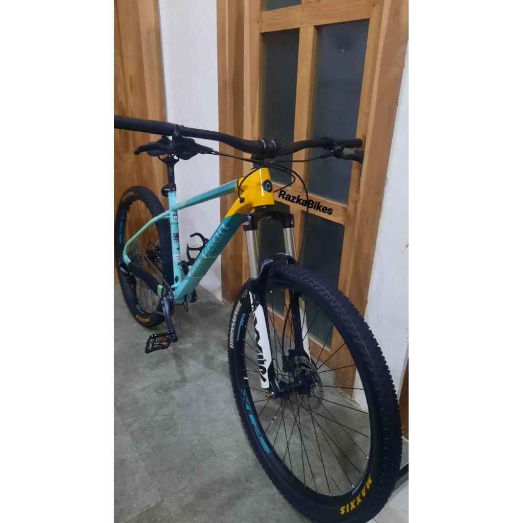 Sepeda Polygon xtrada 7 thn 2023 second kondisi 98% mulus