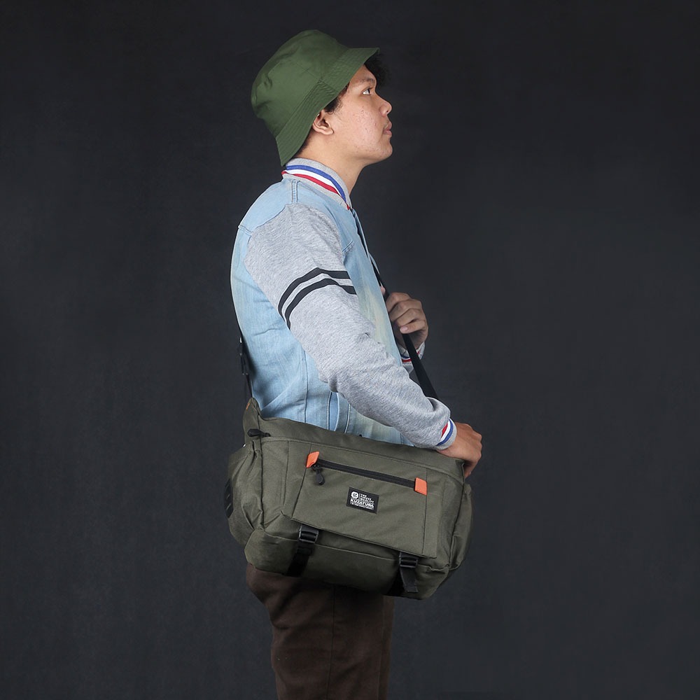 Tas Selempang Kuliah Pria Elbrus Cowok Cewek Tas  Saku Bahu Samping Kotak Besar Sekolah Kampus