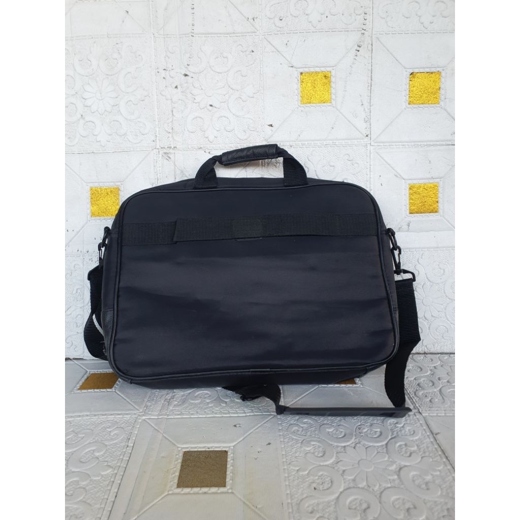TAS LAPTOP 14 INCHI BEKAS BAGUS.