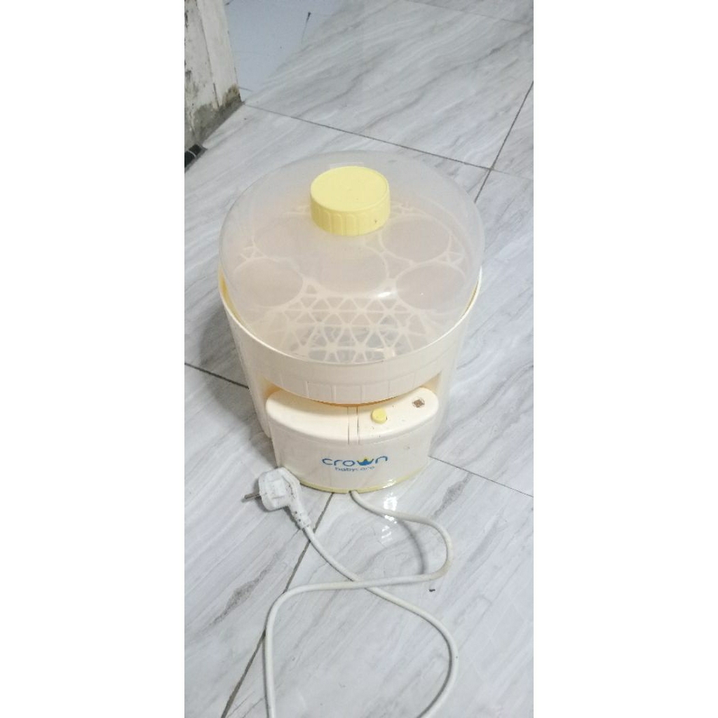 CROWN STERILIZER BABYCARE 6 BOTTLES (PRELOVED)