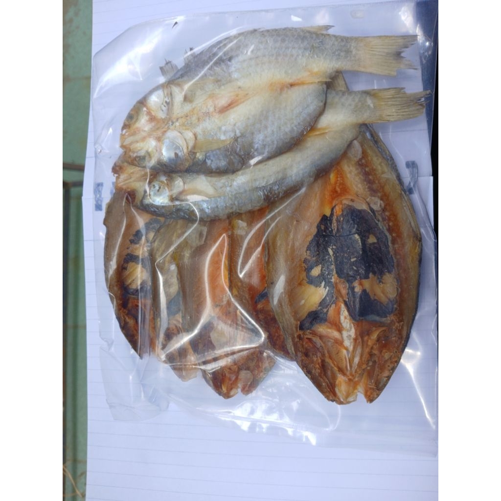 

IKAN ASIN BELAH BELANAK ISI 6-8 EKOR, KUALITAS PREMIUM HARGA TERJANGKAU