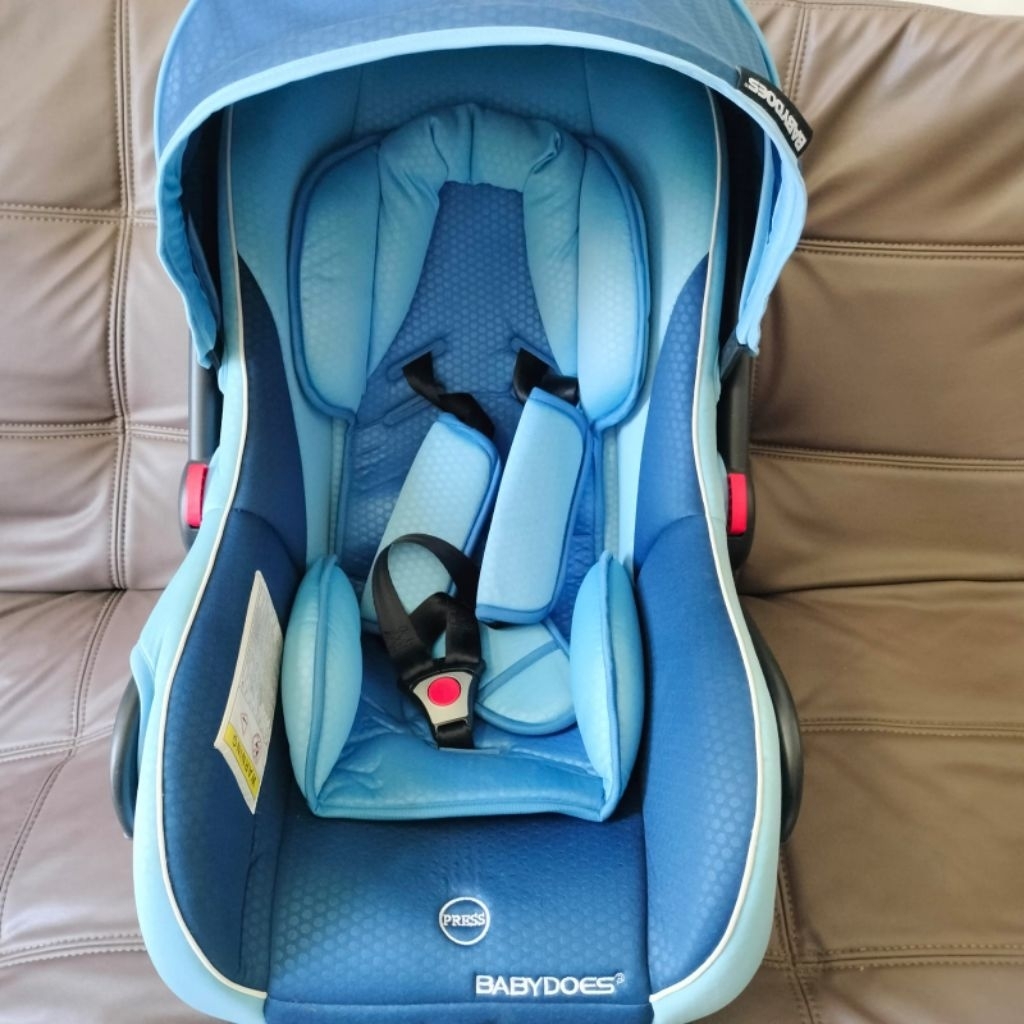 CAR SEAT BABYDOES