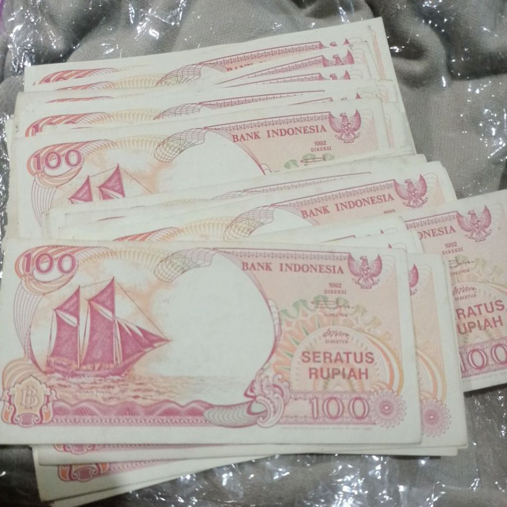 uang kuno perahu pinisi 100 rupiah tahun 1992
