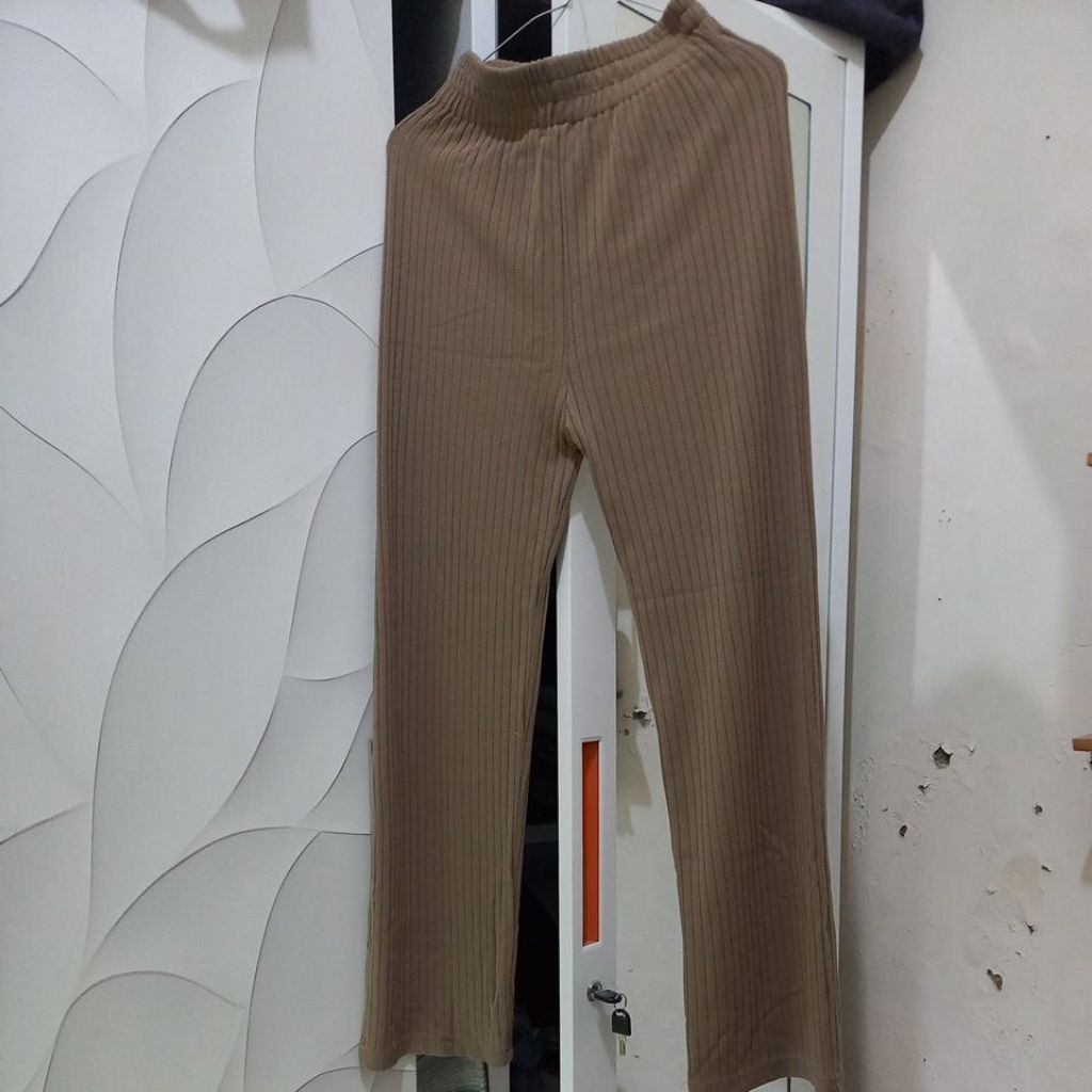 preloved knit pants sivali JANGAN NEGO