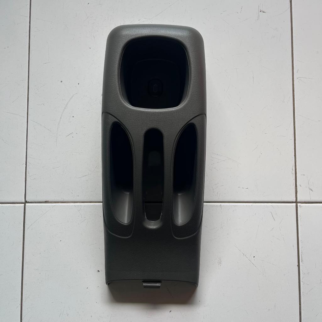 CONSOLE BOX MOBIL AVANZA DAN XENIA LAMA