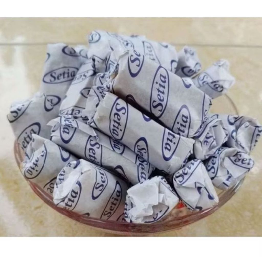 

Dodol Garut asli 1kg oleh oleh/ makanan khas dari daerah kami dengan varian rasa Coklat susu, original,ketan Hitam,zebra, durian, strawberry pandan, coklat kacang dan varian rasa lainnya cocok di sajikan ketika Santai bareng keluarga di rumah atau tamu#