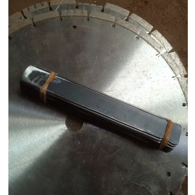 pahat/ tahan ukir kayu bahan baja gergaji serkel