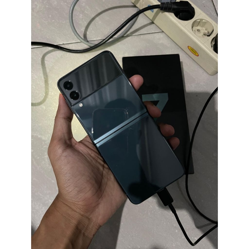 Z flip 3 8/256 second