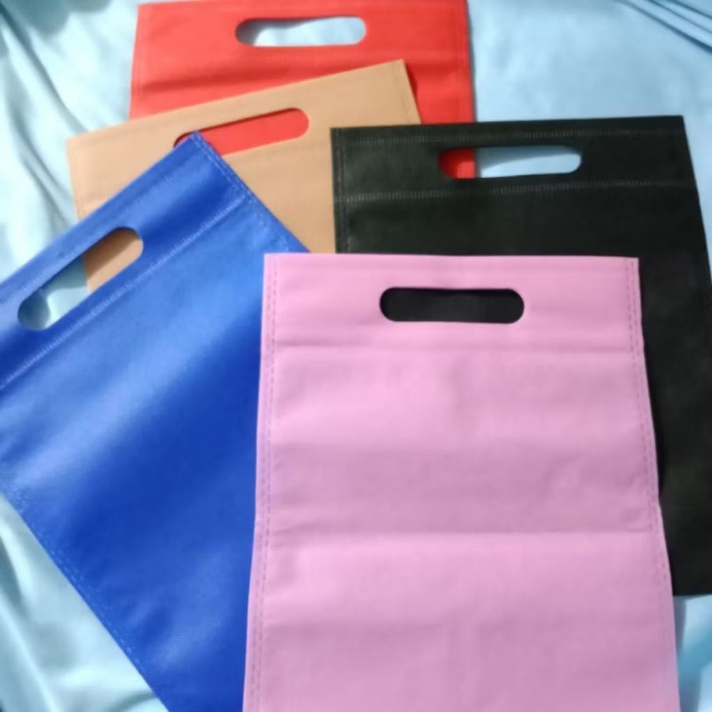 

READY STOK TAS OVAL 20*25 CM COD READY LUSINAN DAN KODI TAS SPUNBOND MURAH GOODIE BAG GOODIEBAG/ TAS SPUNBOND TALI / TAS WEDDING / TAS UNDANGAN / TAS UNDANGAN SPUNBOND / TAS SPUNBOND SABLON TAS SOUVENIR SPUNBOND TAS SOUVENIR SABLON READY STOK SIAP KIRIM