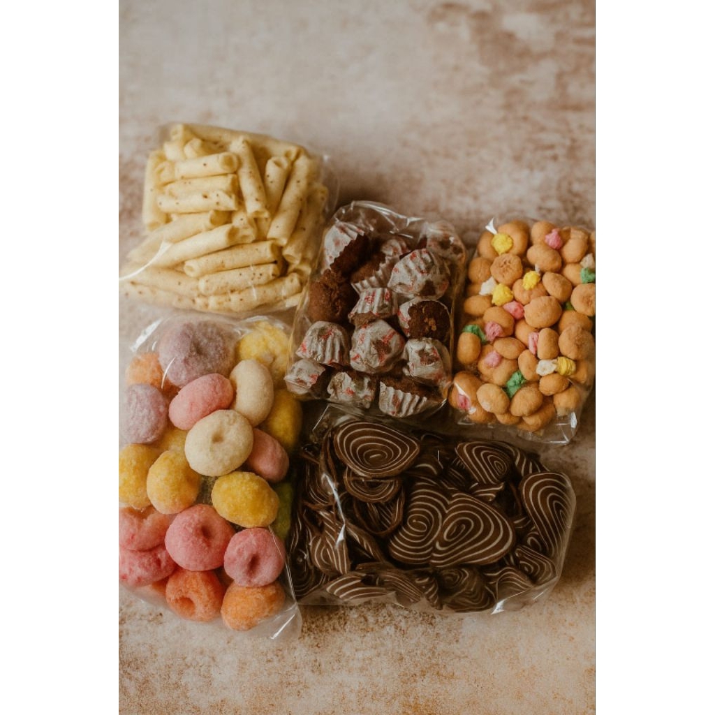 

Paket Bundling Snack kiloan isi 5 rasa Manis