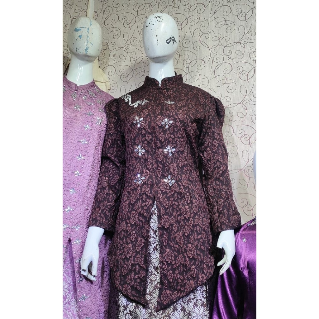 ( free Hijab/ kebaya fuquro jaguar / kebaya encim modern/ kebaya pesta/kebaya modern/kebaya tradisio
