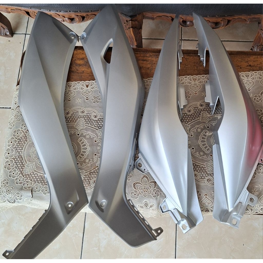 body xmax silver repaint mulus body belakang dan deltabox tengah