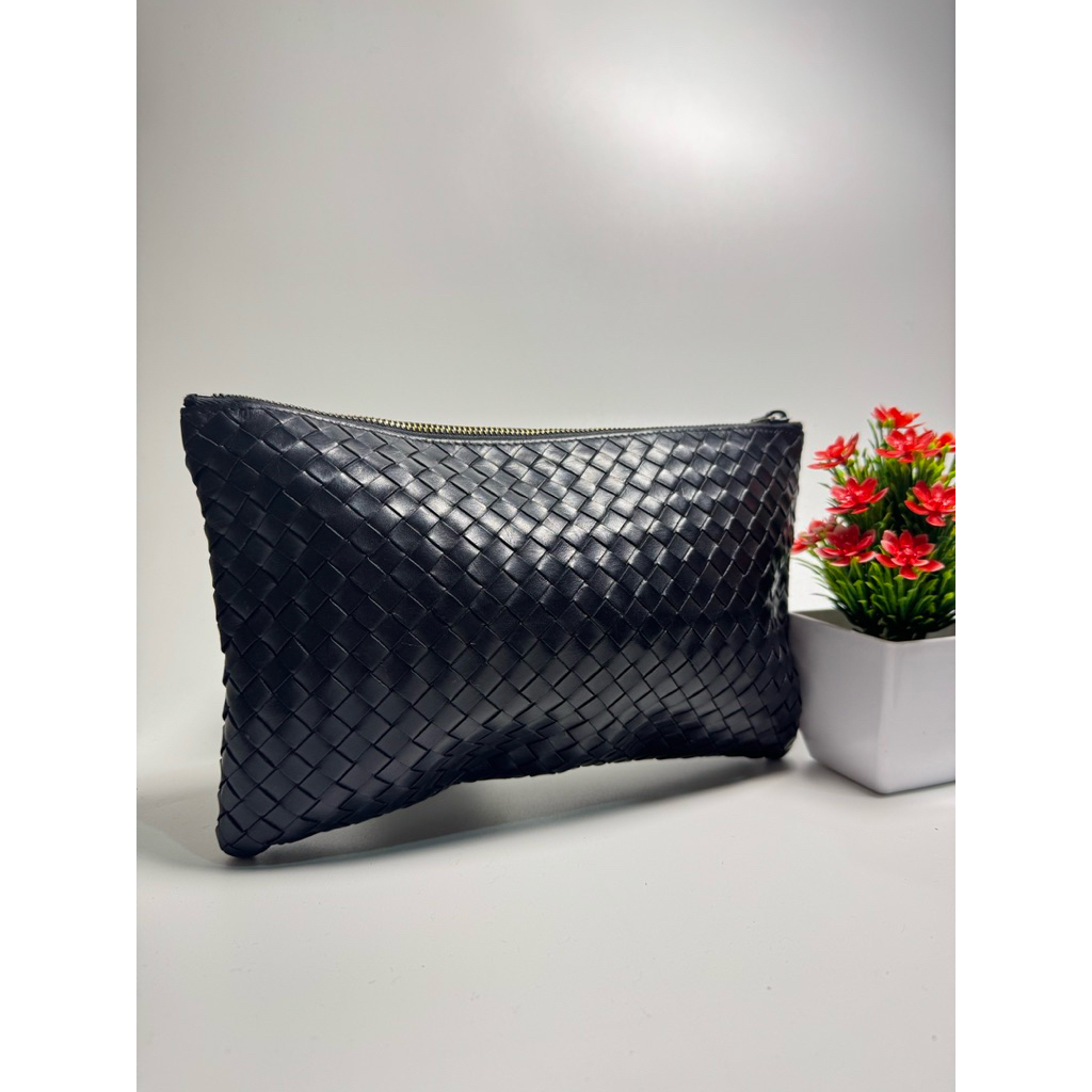 clutch pria/wanita bekas AUTHENTIC Bottega Veneta Bahan kulit sapi asli bersih dan wangi