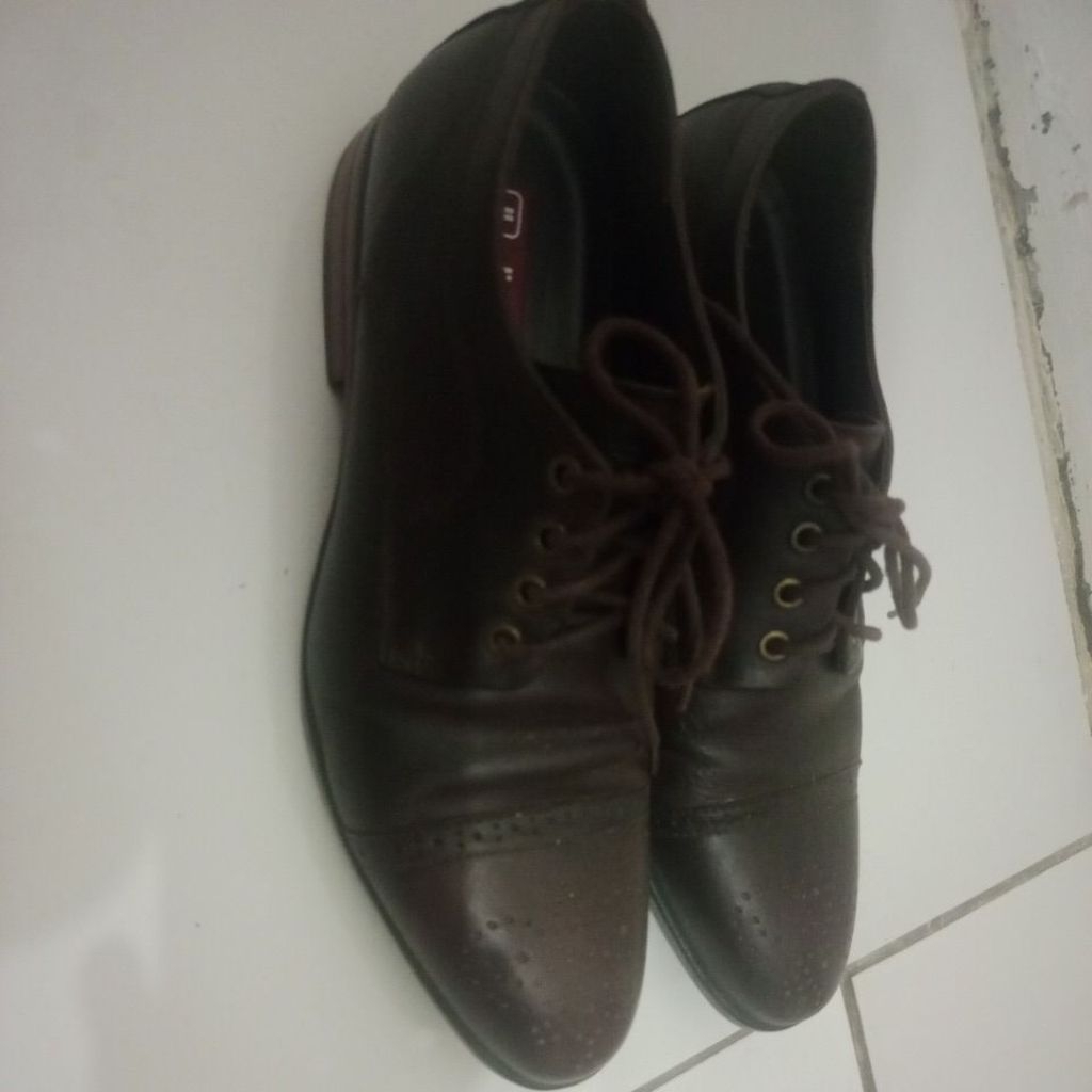 Sepatu Jim Joker