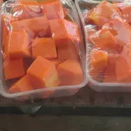 

Buah potong pepaya california