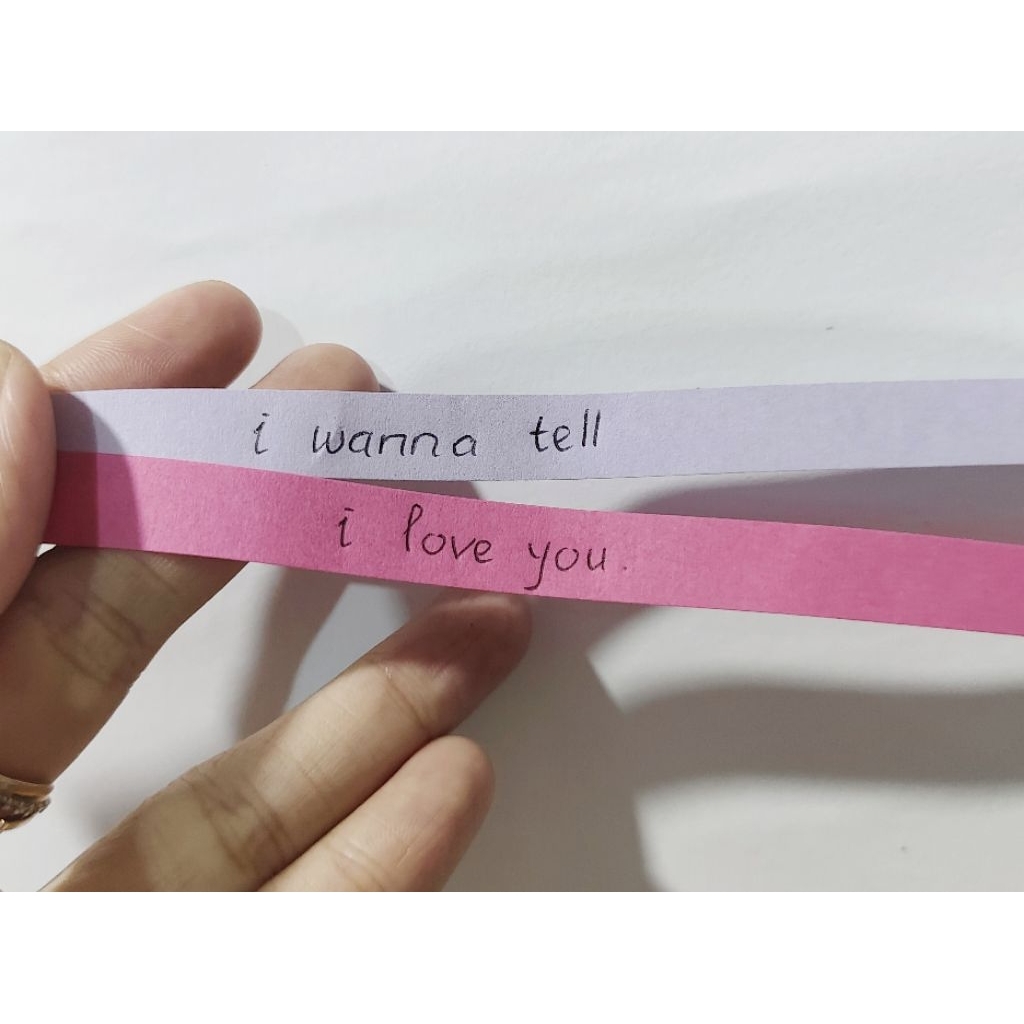 

Custom Tulisan 3 Kata di Kertas Bintang