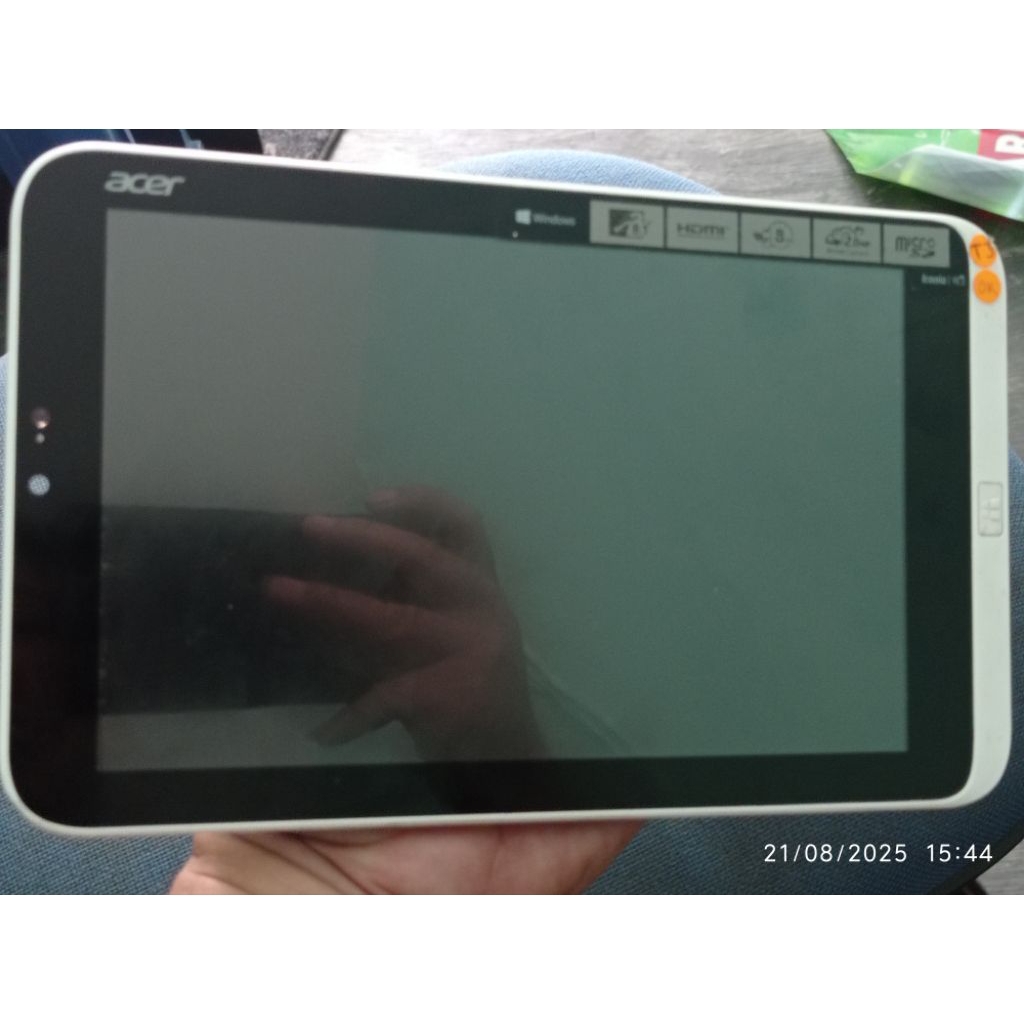 LCD Frame Acer Iconia W3