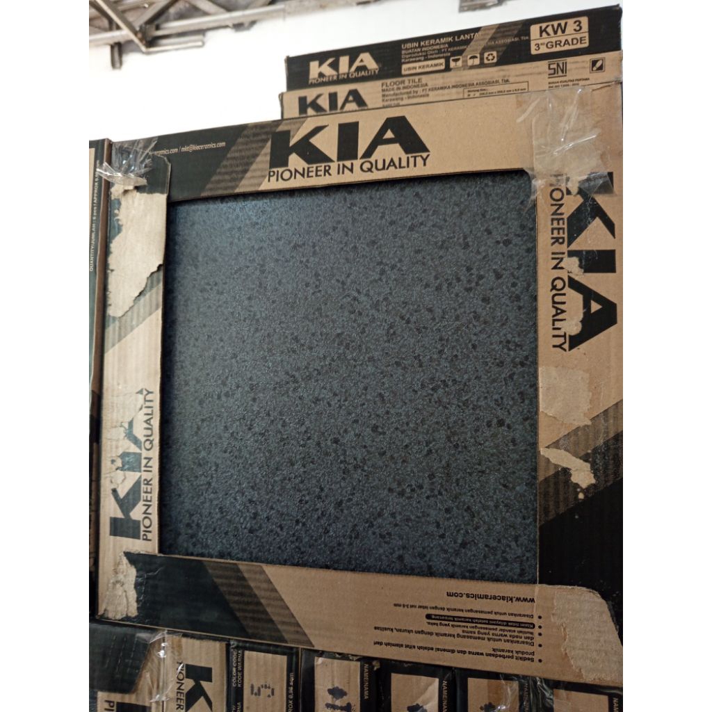 keramik teras kasar  40x40 Terazzo black - kia