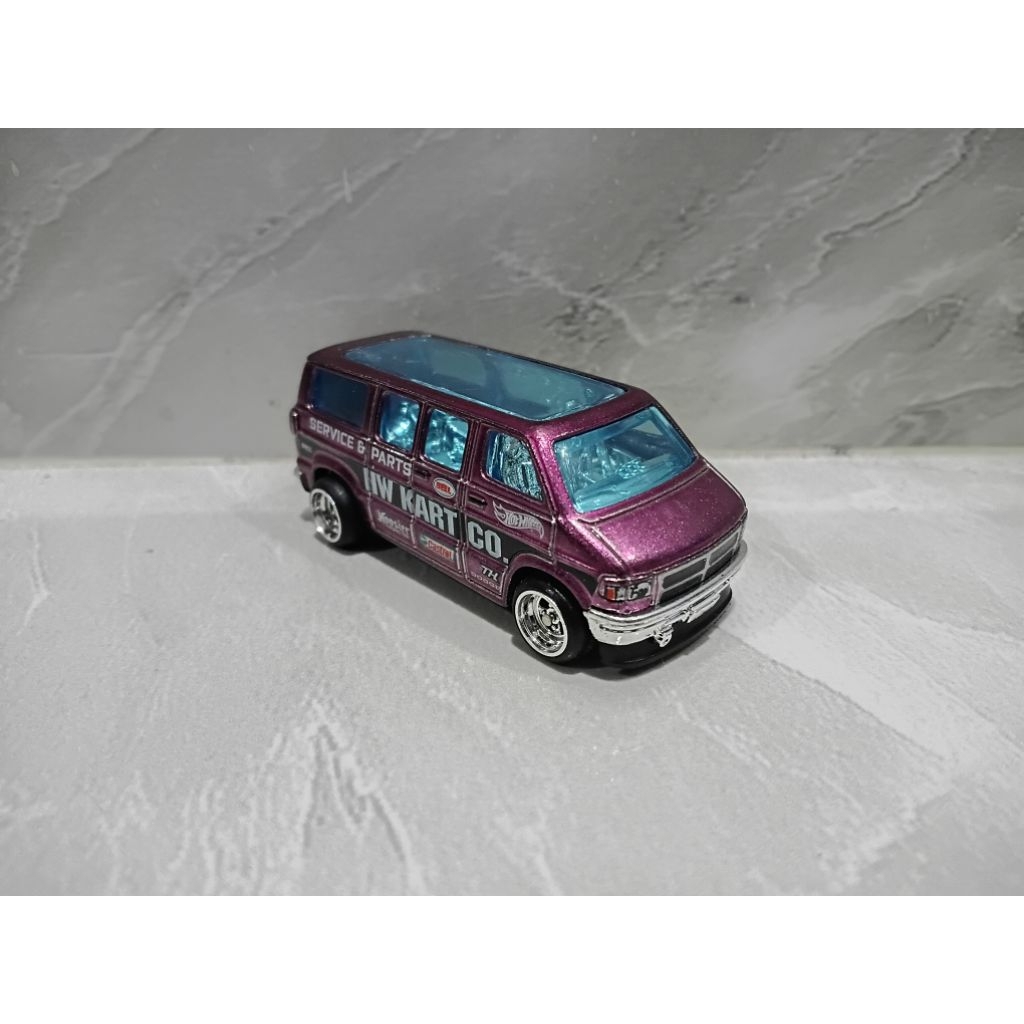 Hot Wheels Loose Super Treasure Hunt (STH) Dodge Van (Factory Costum/Varian Velg)