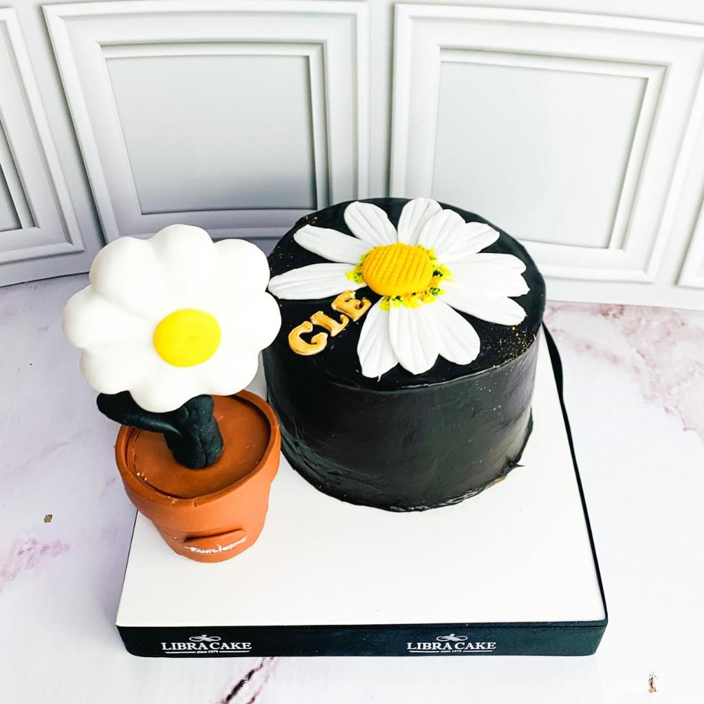 

Kue Ulang Tahun/Birthday Cake/Kue Ultah Tema Flower/Bunga Cake