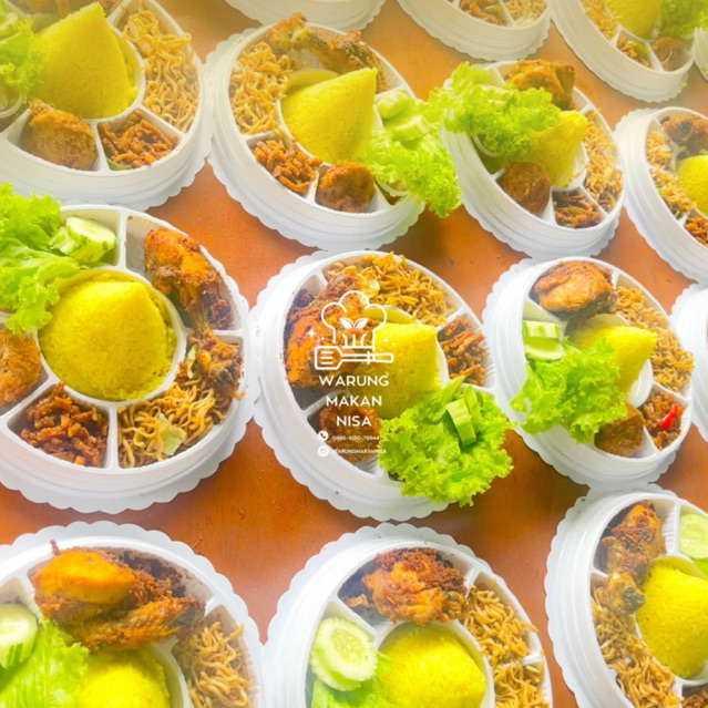 

Paket Tumpeng Mini Nasi Kuning Hemat Basic