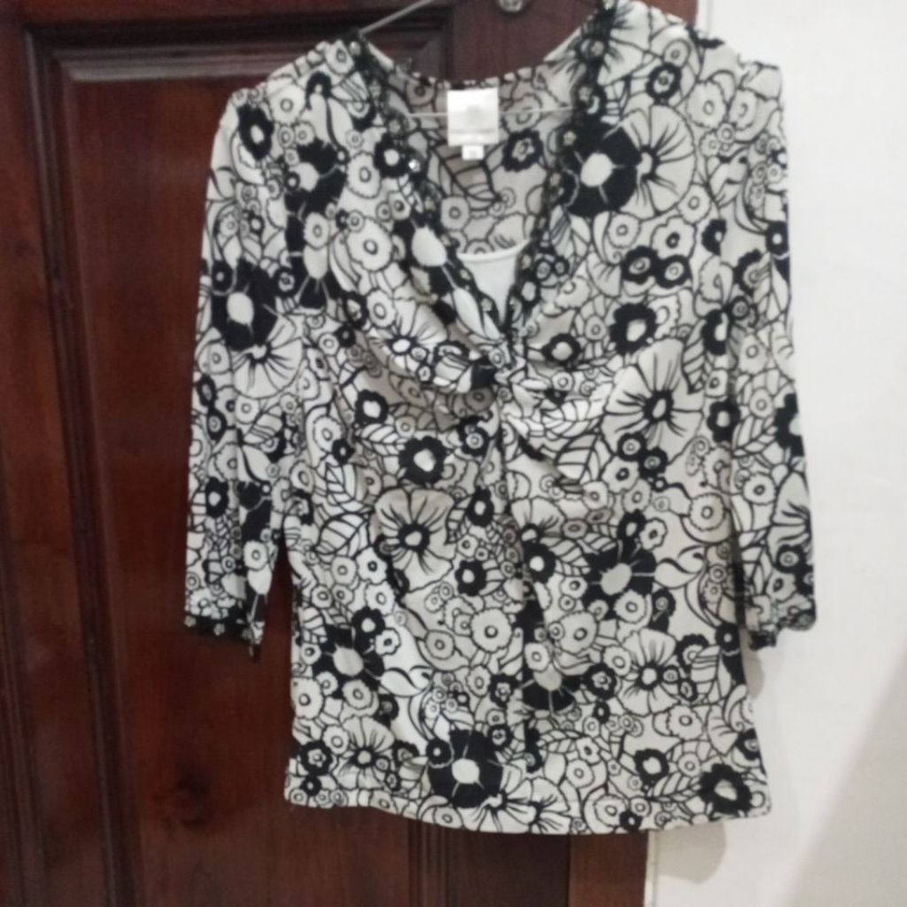 Atasan Prelove kaos motif bunga