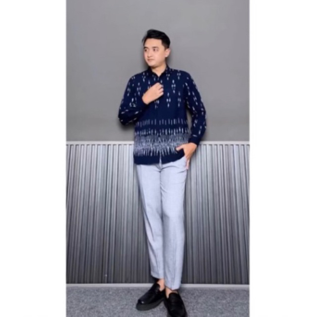 Kemeja Tenun Etnik Warna Navy - TENUN TROSO JEPARA