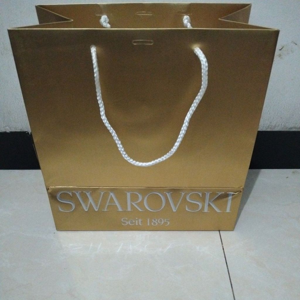 

swaroski gold sedang