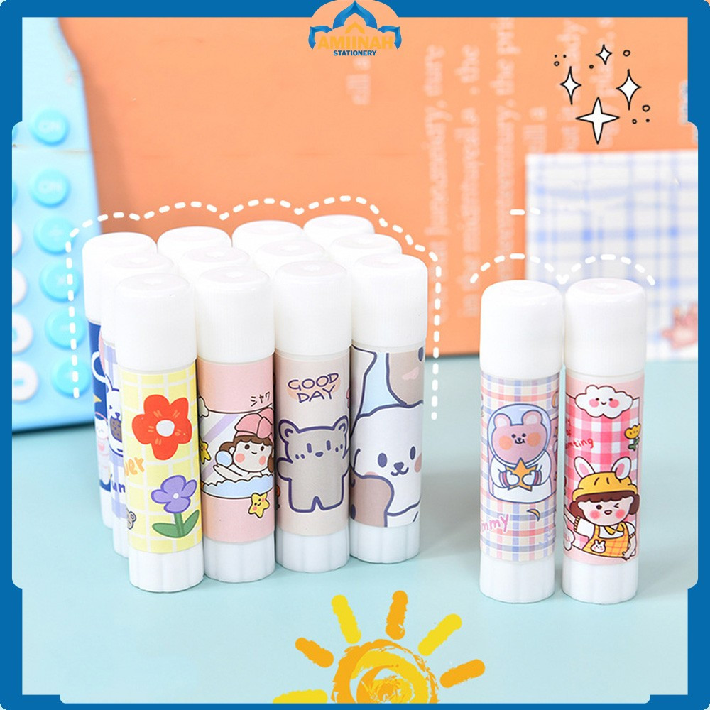

Lem Stik Batang Putar Karakter Lucu Perlengkapan Sekolah Kantor / Lem Glue Stick Perekat Kertas Padat Motif Lucu Amiinah Stationery A88