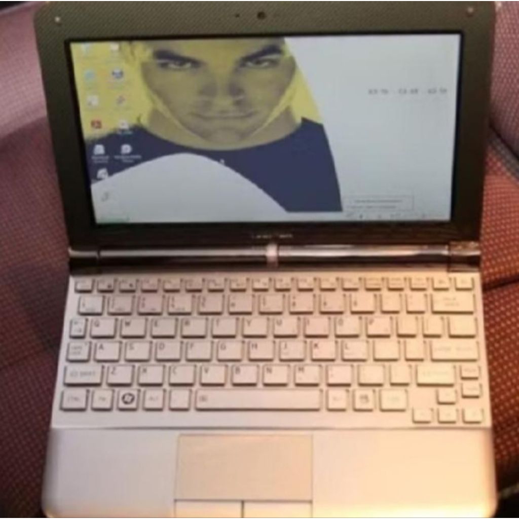 notebook toshiba nb200 kondisi bagus ok