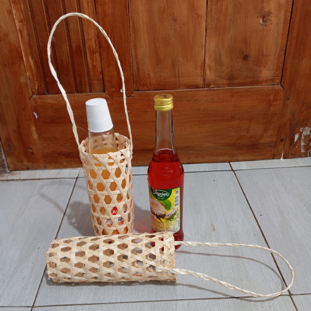 keranjang botol unik dari anyaman bambu | kemasan botol tradisional