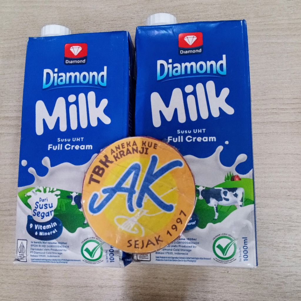 

Diamond Milk Susu UHT Full Cream 1liter /susu cair diamond
