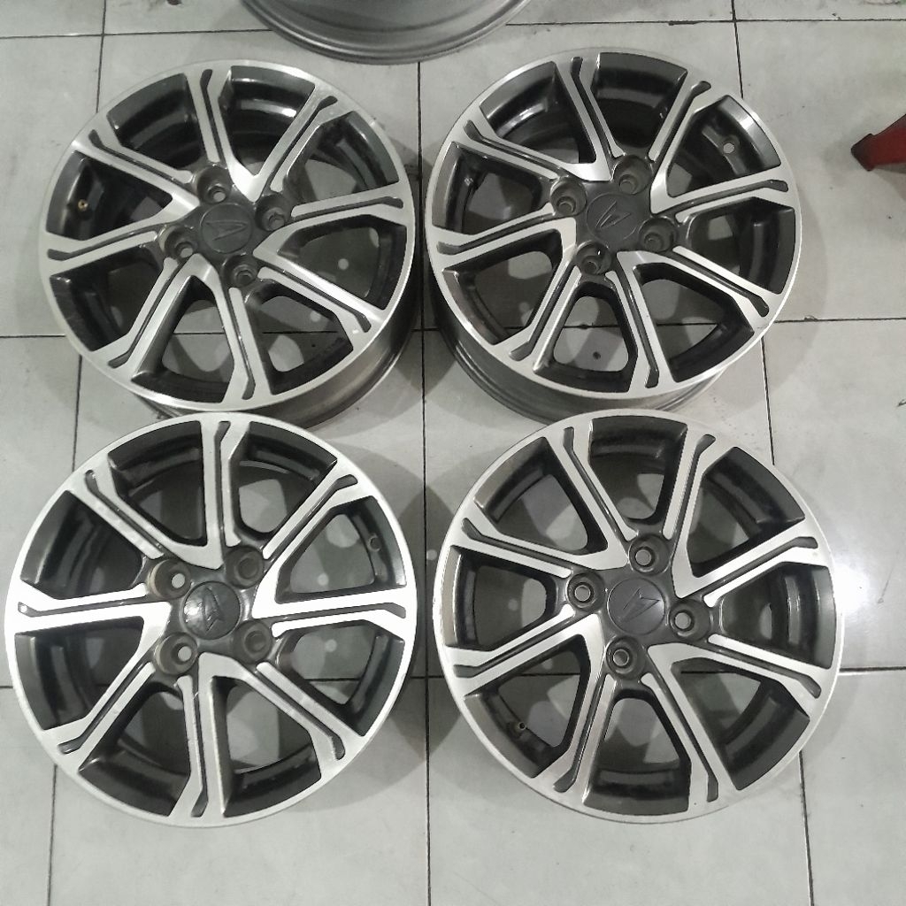 Velg Oem Copotan Standar Mobil Sigra Ayla Agya Calya Ring 14 R14