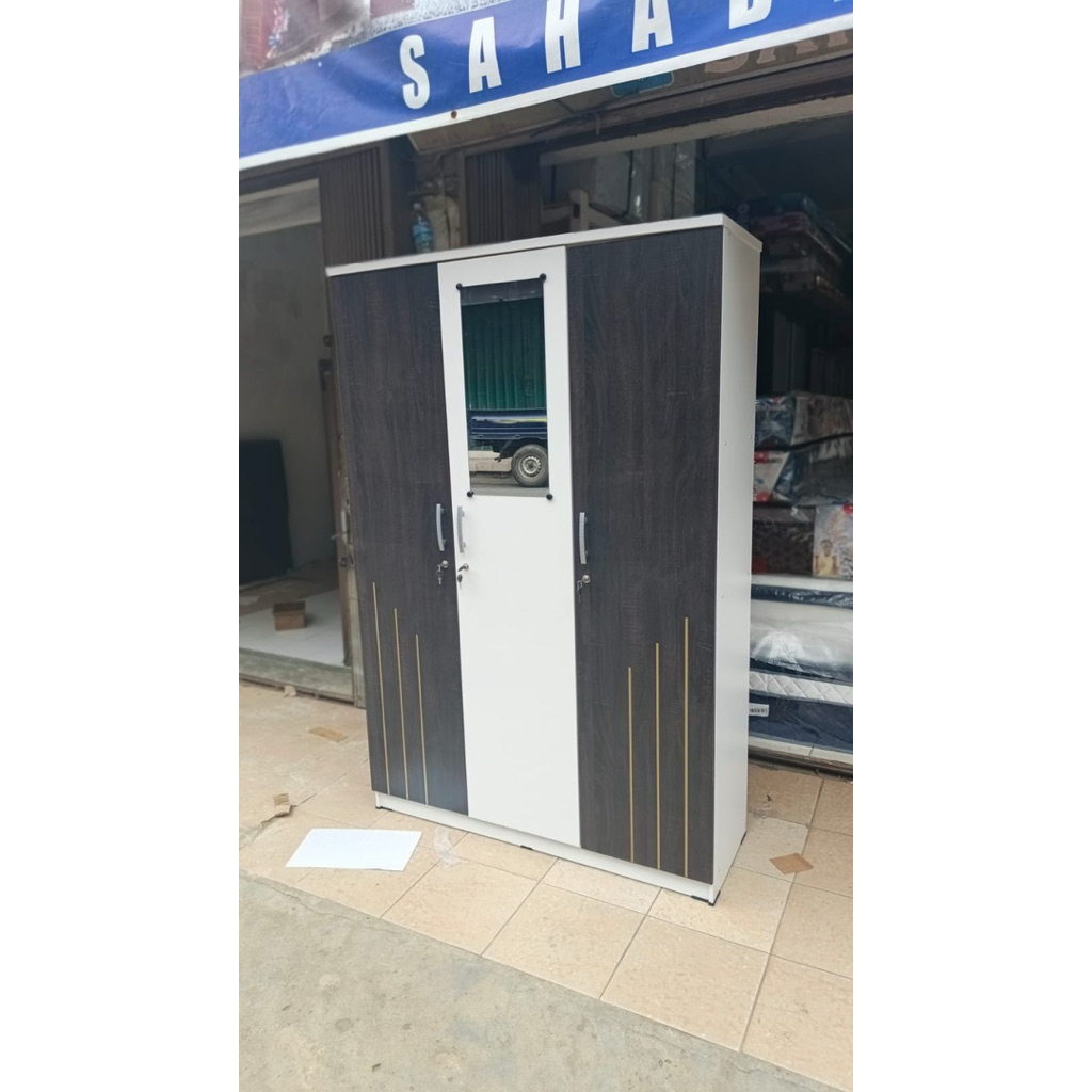 lemari pakaian 3 pintu partikel board