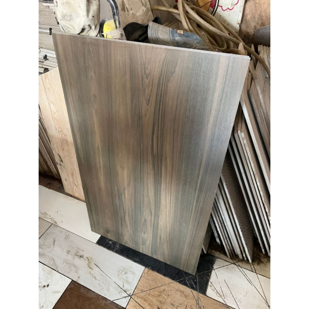 Granit motif kayu polos 60x120