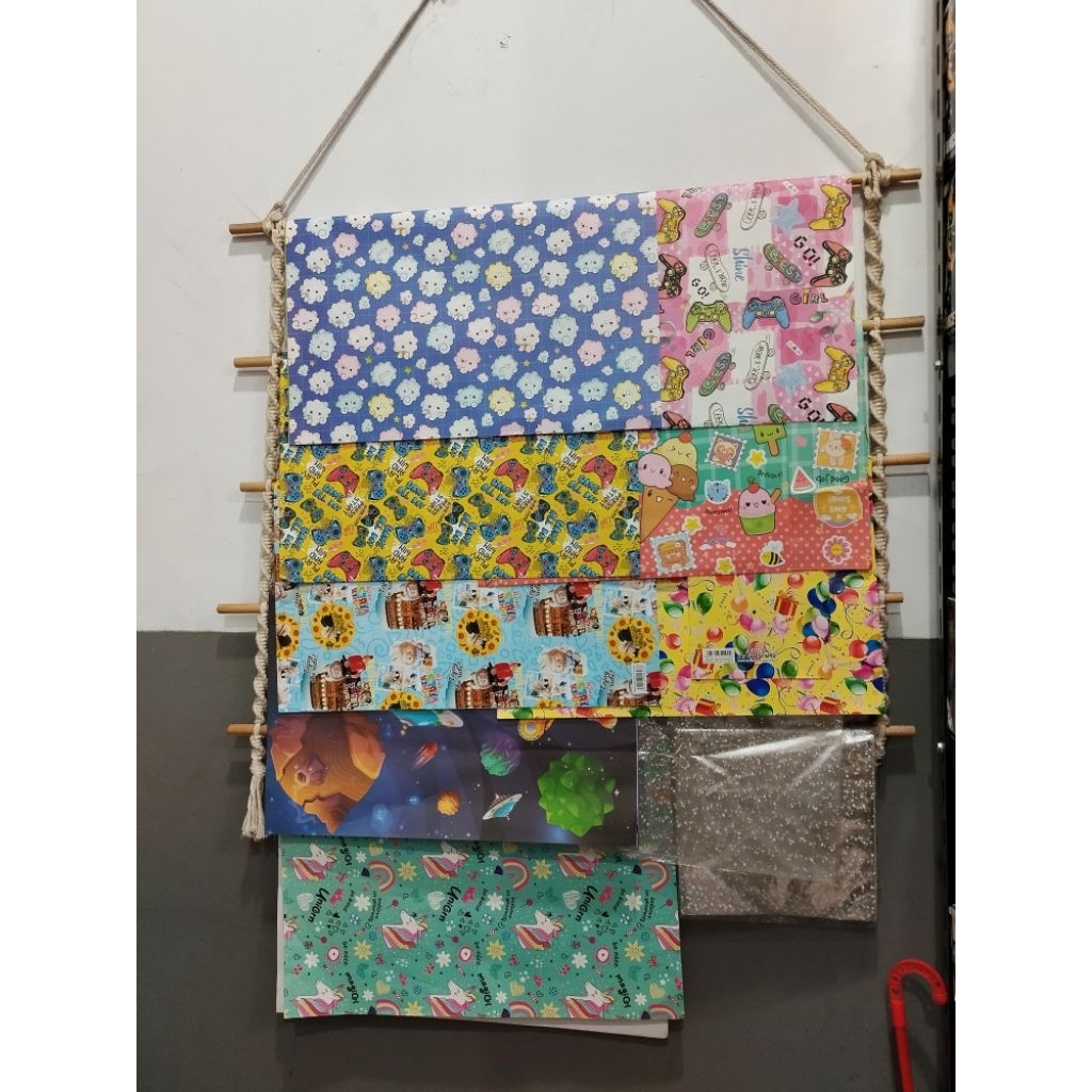 

Kertas kado/Request bungkus kado