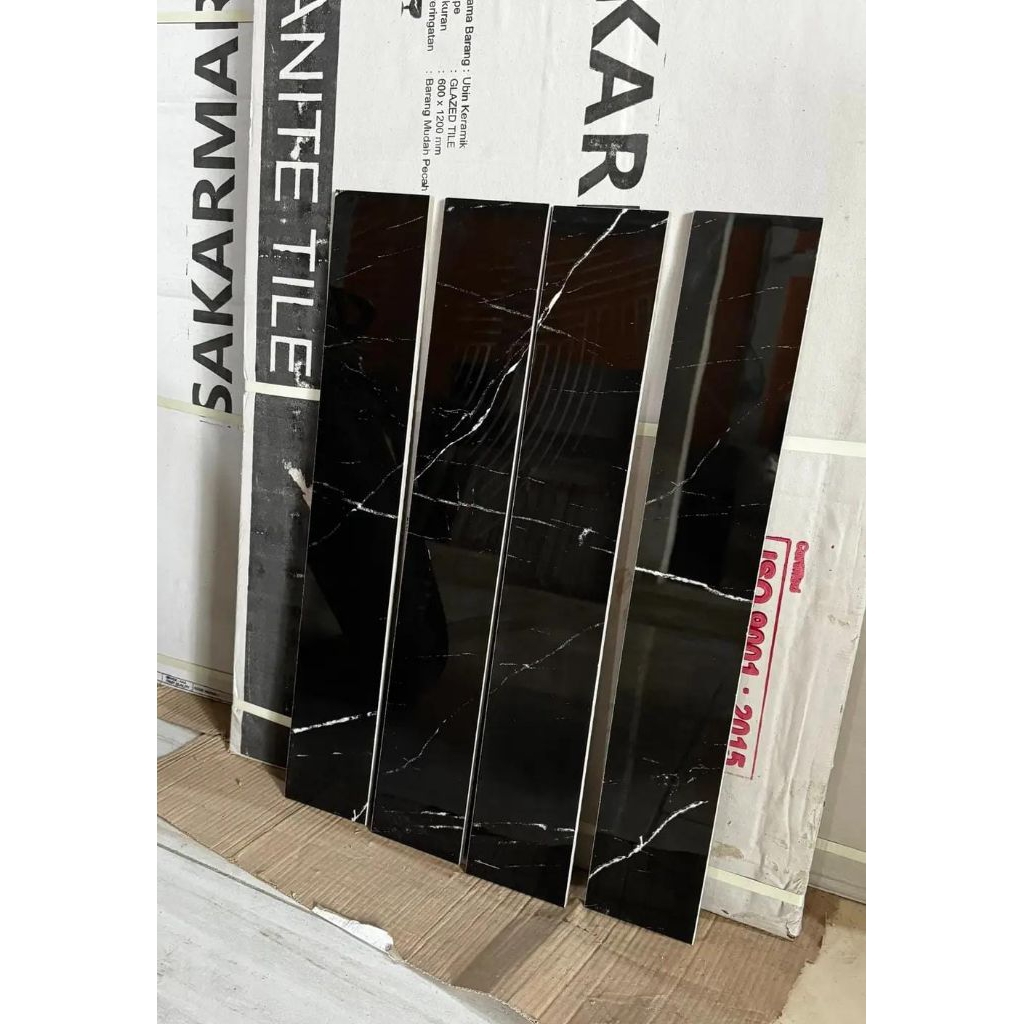 Granit plint 10x60 hitam motip