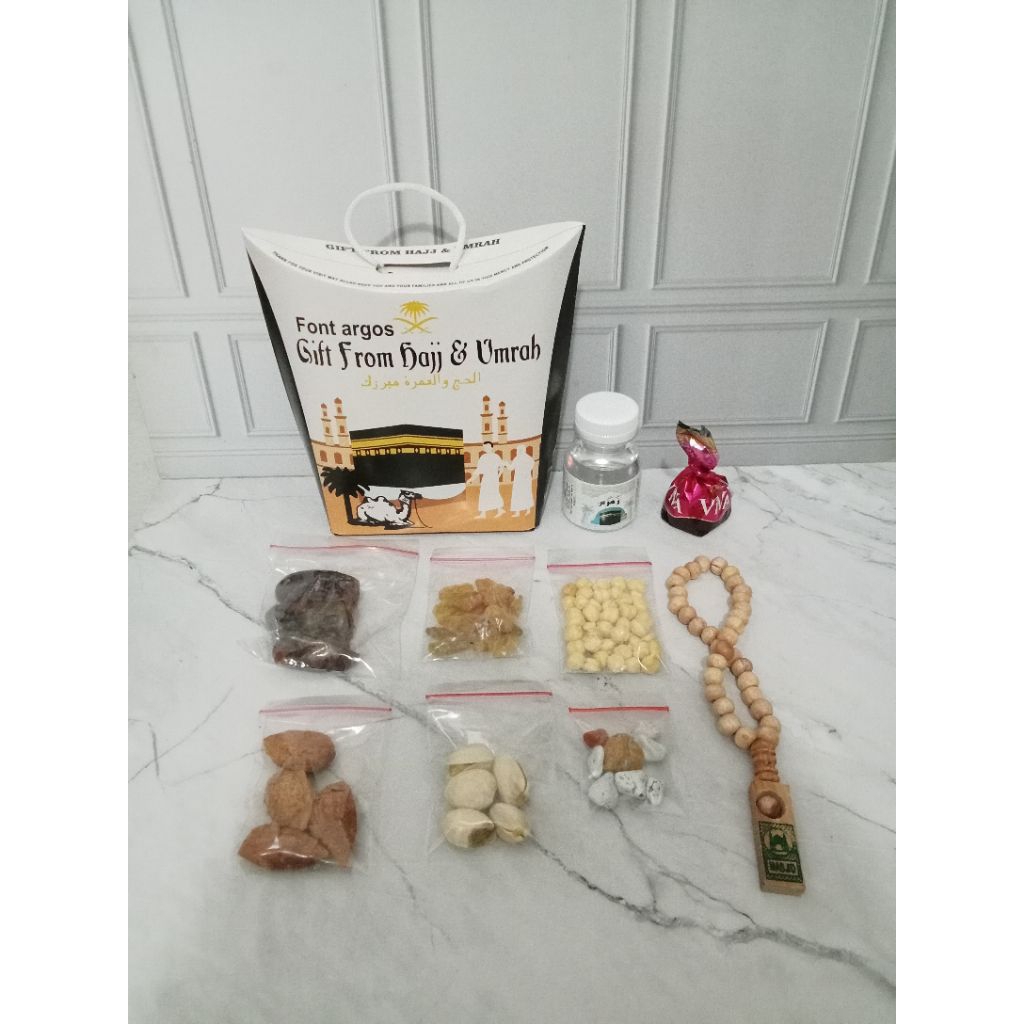 

Paket oleh oleh haji dan umroh paket kumplit / hampers souvenir makanan khas arab