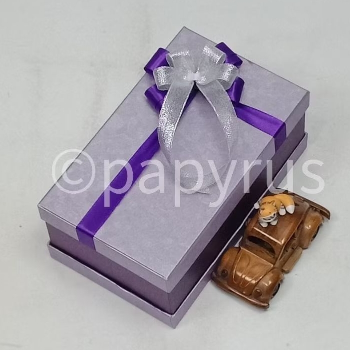 

PAPYRUS Sandwich 15x25 Tinggi 10cm Kotak Kado Gift Box Hardbox Hampers V3