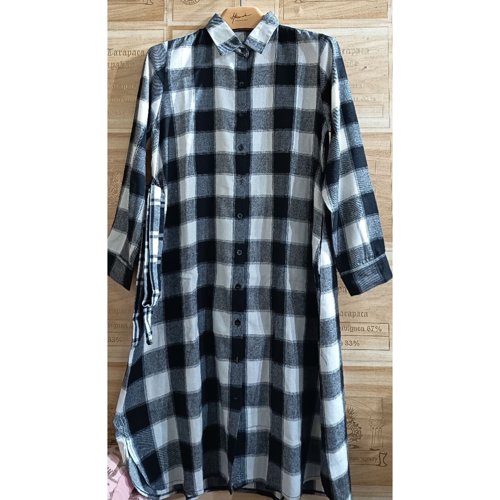 Puricia Kemeja Flanel Tunik